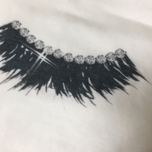 Eyelash Graphic Tee - Picture 5 of 5